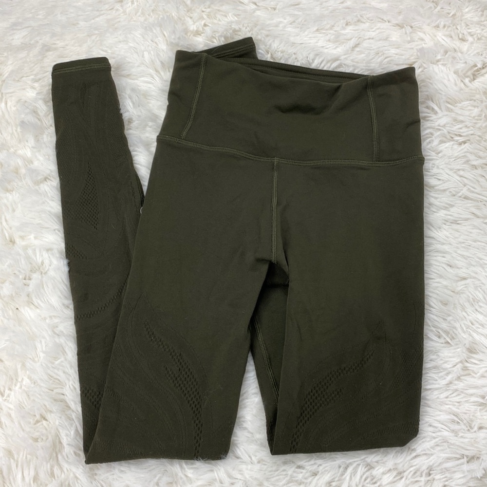 Lululemon Reveal Tight *En Avante 26" Dark Olive